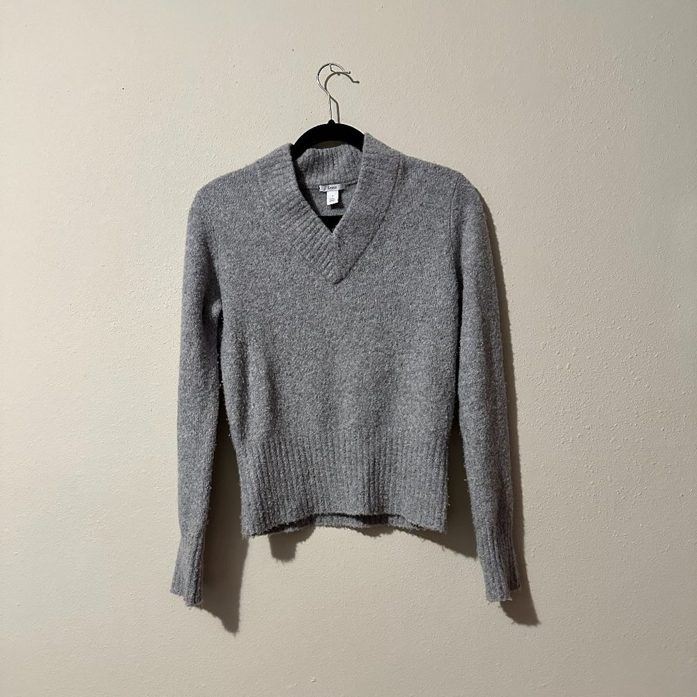 Lewit Grey vneck long sleeve Sweater top